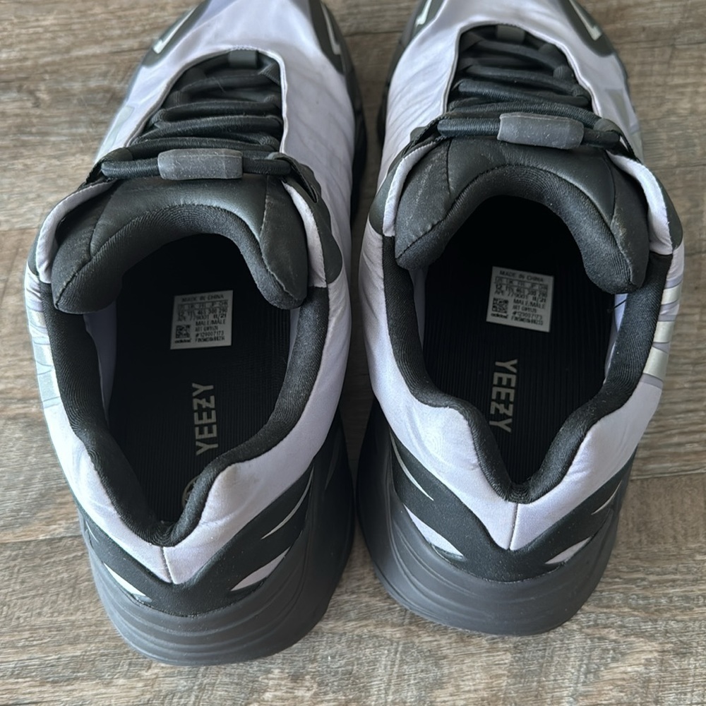 YZY 700 MNVN Geode, Size US 12 - Picture 5 of 8